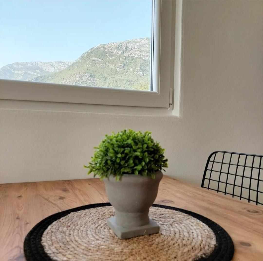 Apartmani.Sutomore Luaran gambar